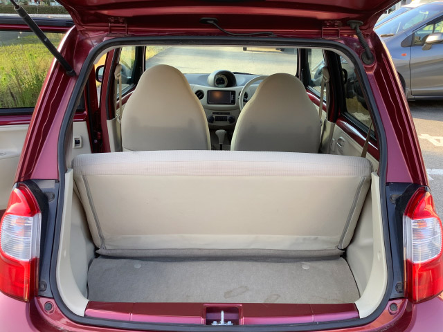 Daihatsu Esse trunk