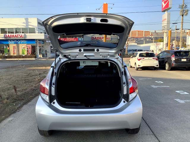 Toyota Aqua trunk
