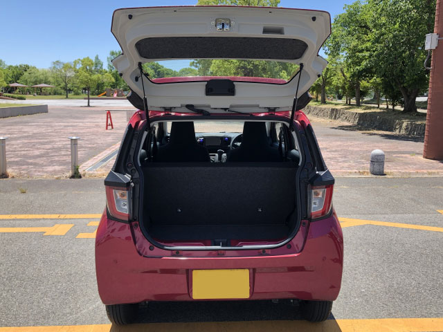Daihatsu e:S trunk